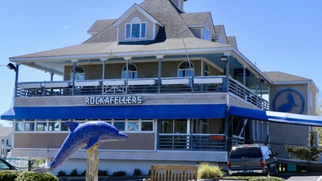 photo of outside of rockafeller's va beach restaurant